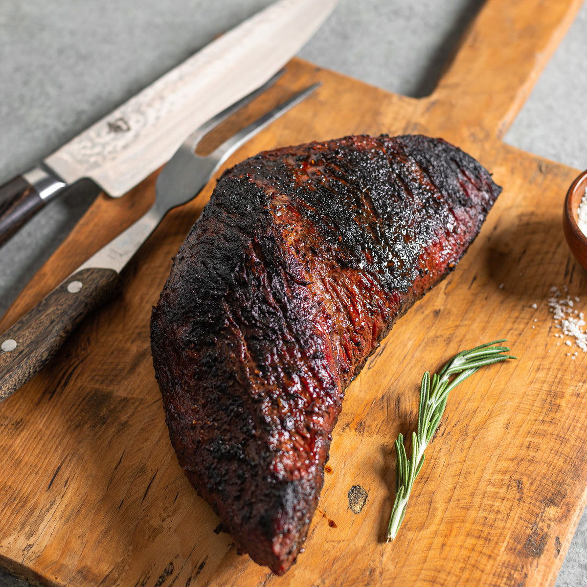 Cooked Tri-Tip on cutting board 